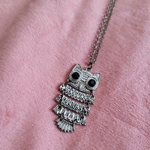 Free w/purchase! Owl necklace 🦉